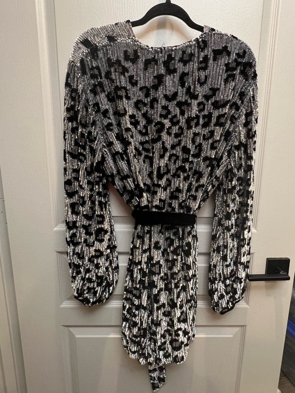 Retrofête Gabrielle Sequin Leopard Wrap Mini Dress M NWT - Picture 3 of 8